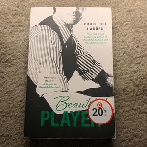💚 Christina Lauren’s “Beautiful Player” book ‼️
